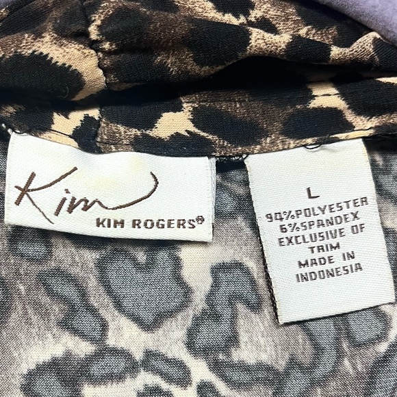 Kim Rogers Lady’s Top in Leopard Print; Size Large - Picture 7 of 8
